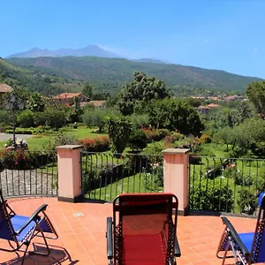  Chata Vulcano, Tra L'etna E Il Mare Itálie